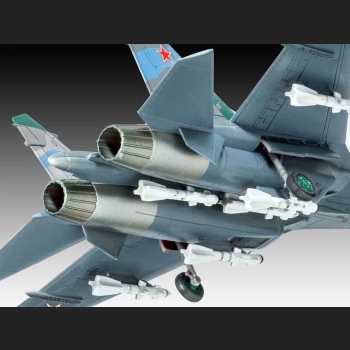 SU-27 Flanker 1:144Samolot