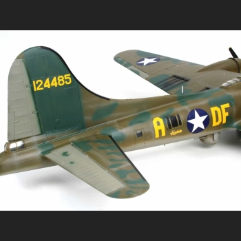 Boeing B-17F Memphis Belle - 1:48